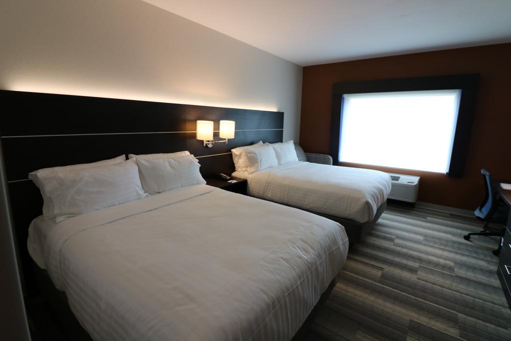 Holiday Inn Express & Suites - Coffeyville By Ihg Luaran gambar