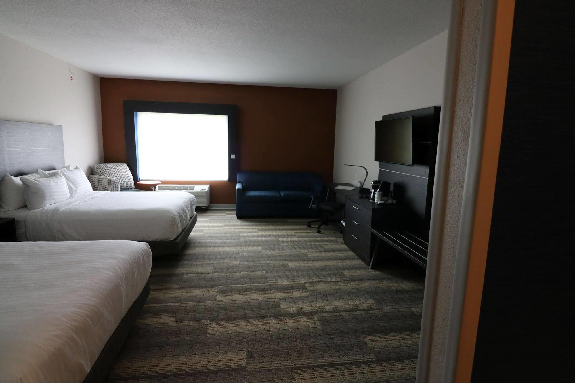 Holiday Inn Express & Suites - Coffeyville By Ihg Luaran gambar